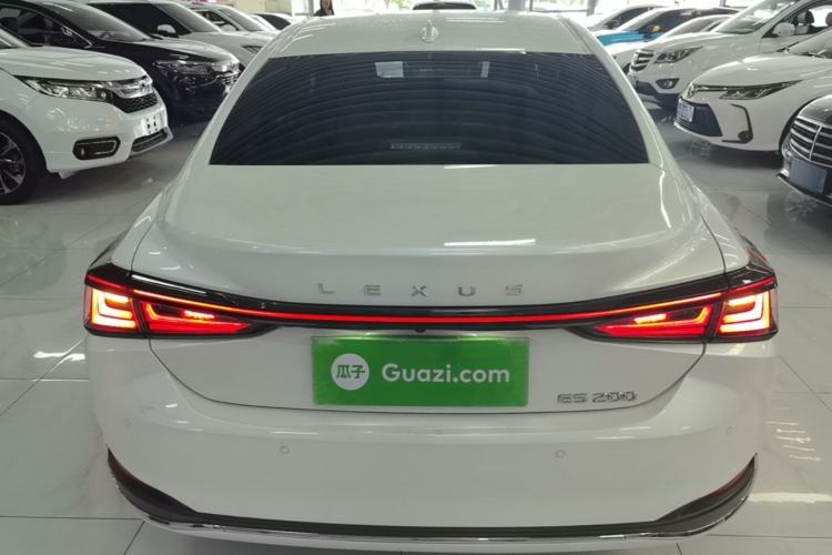 Used Lexus ES 2025 200 Premium Edition Rear