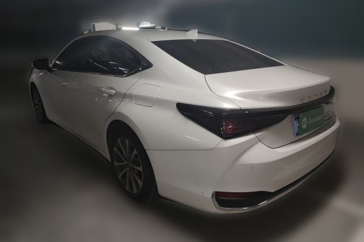 Used Lexus ES 2025 200 Premium Edition Rear Left 45 Deg