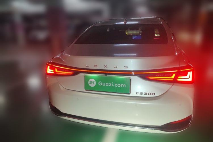 Used Lexus ES 2025 200 Premium Edition Rear