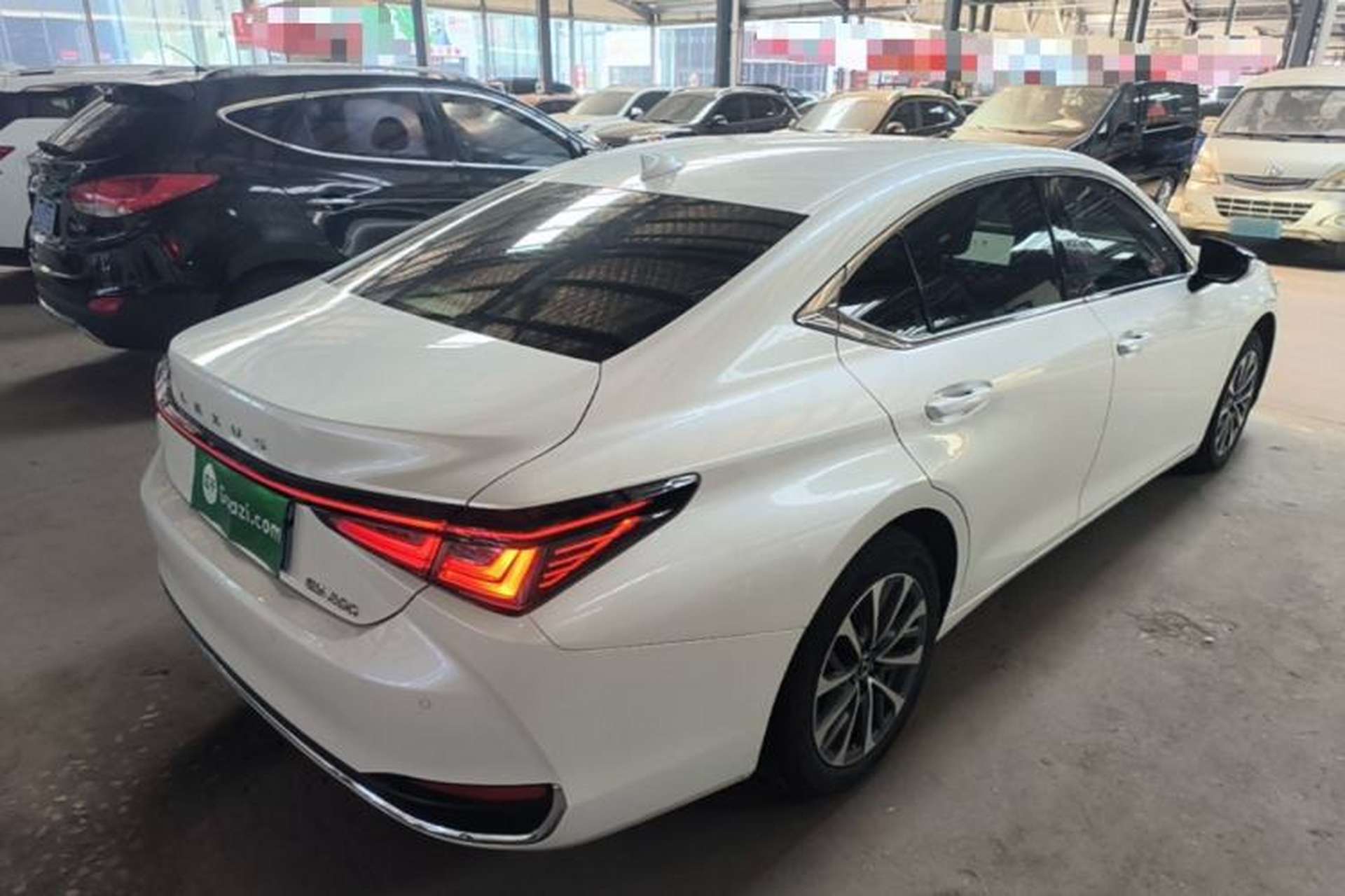 Used Lexus ES 2025 200 Premium Edition Rear Right 45 Deg