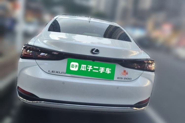 Used Lexus ES 2025 200 Premium Edition Rear