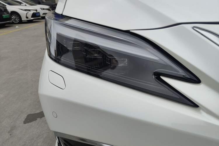 Used Lexus ES 2025 200 Premium Edition Right Front Headlight
