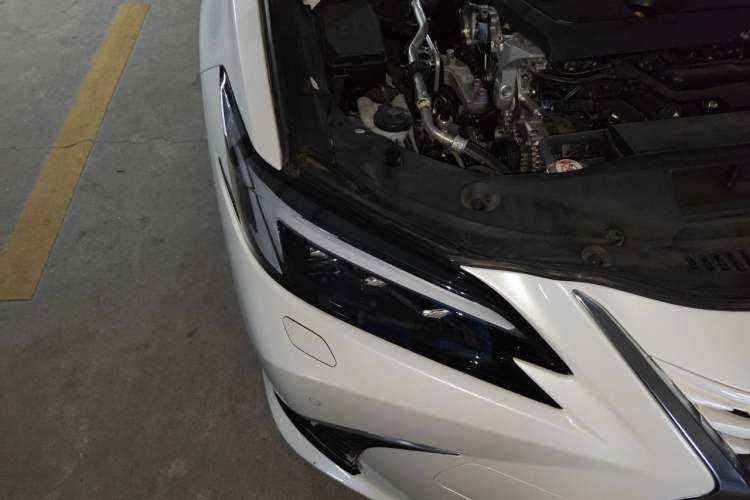Used Lexus ES 2025 200 Premium Edition Right Front Headlight