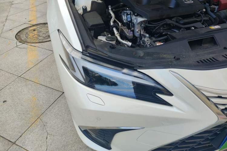 Used Lexus ES 2025 200 Premium Edition Right Front Headlight