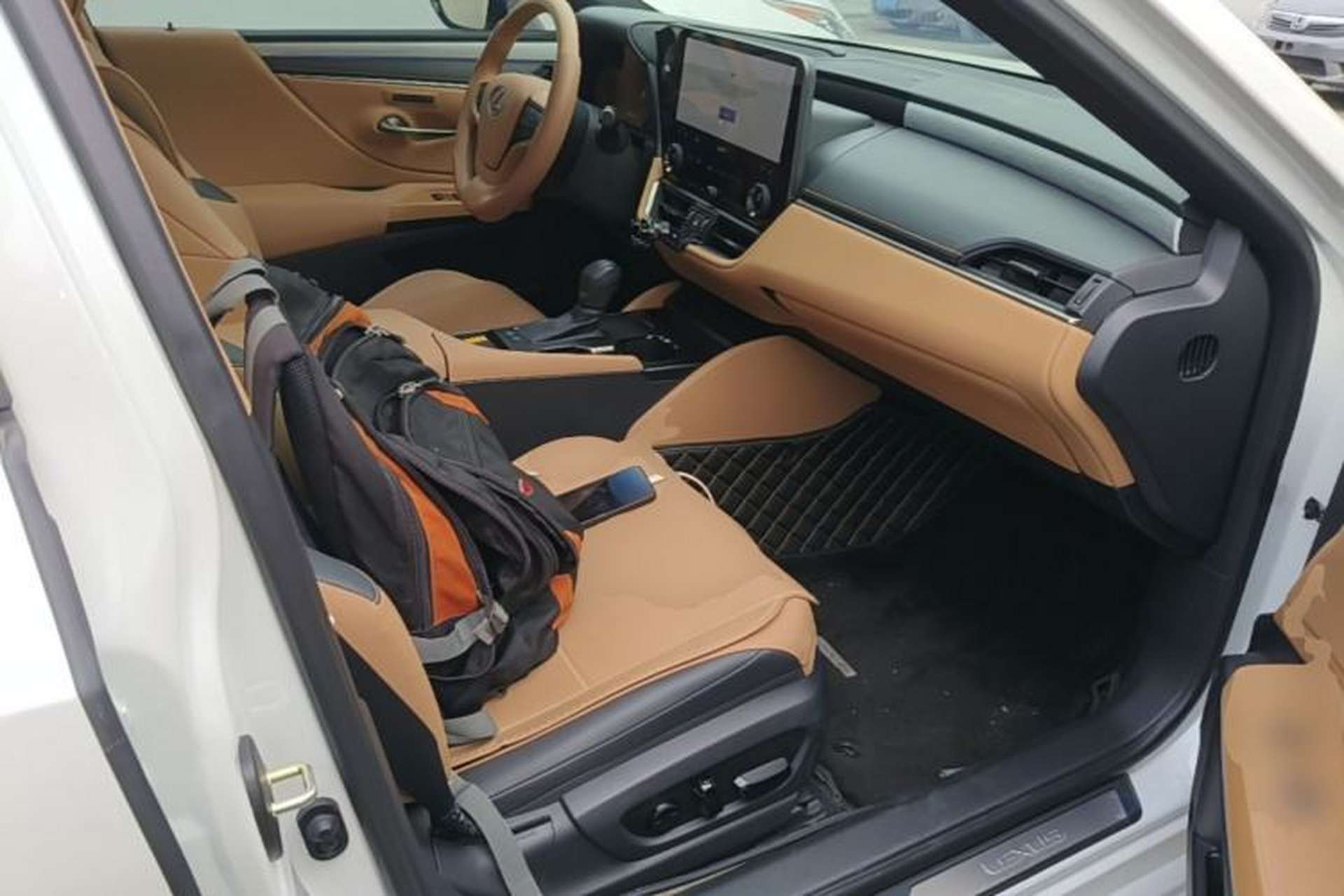 Used Lexus ES 2025 200 Premium Edition Right Front Seat
