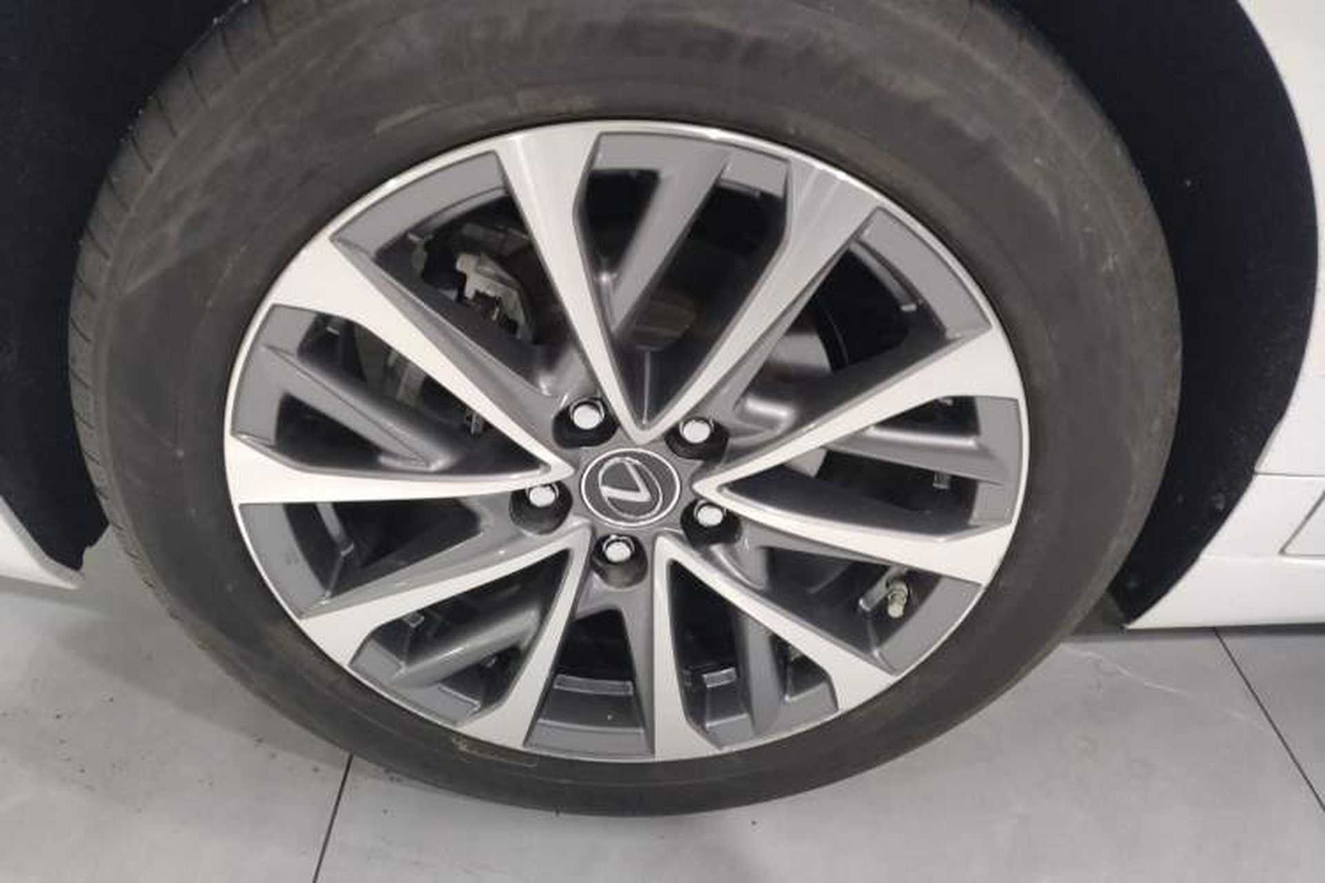 Used Lexus ES 2025 200 Premium Edition Right Rear Wheel Hub