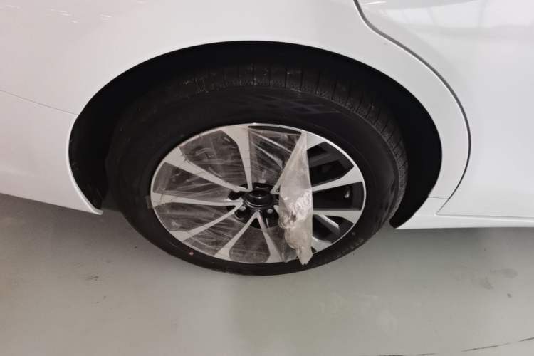 Used Lexus ES 2025 200 Premium Edition Right Rear Wheel Hub