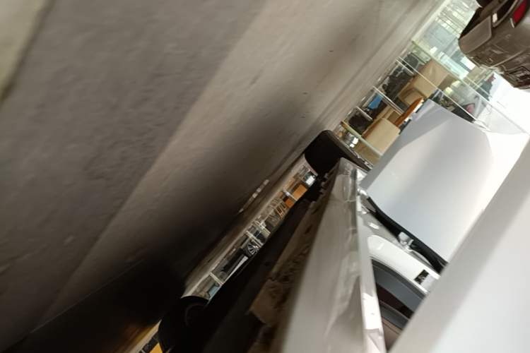Used Lexus ES 2025 200 Premium Edition Right Side Sill