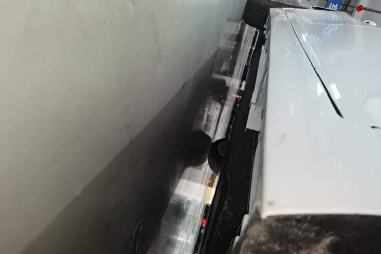 Used Lexus ES 2025 200 Premium Edition Right Side Sill