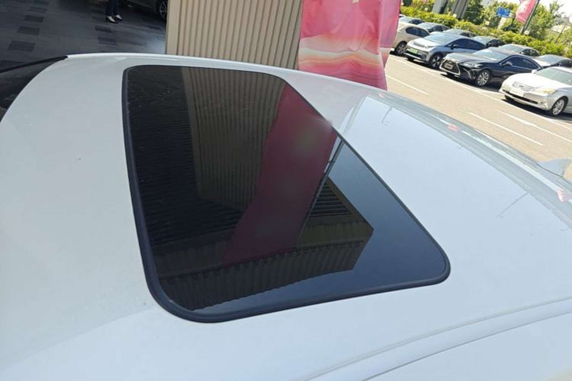 Used Lexus ES 2025 300h Deluxe Edition Roof