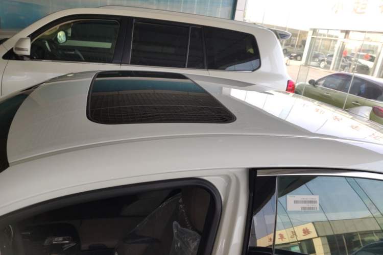Used Lexus ES 2025 200 Premium Edition Roof