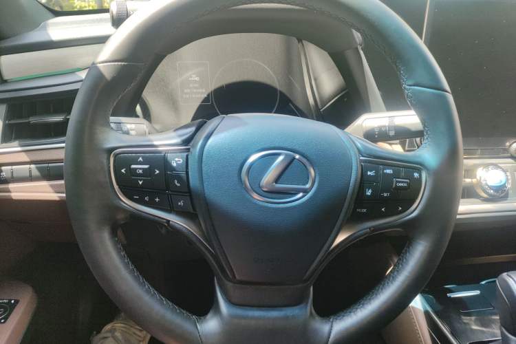 Used Lexus ES 2025 200 Premium Edition Steering Wheel
