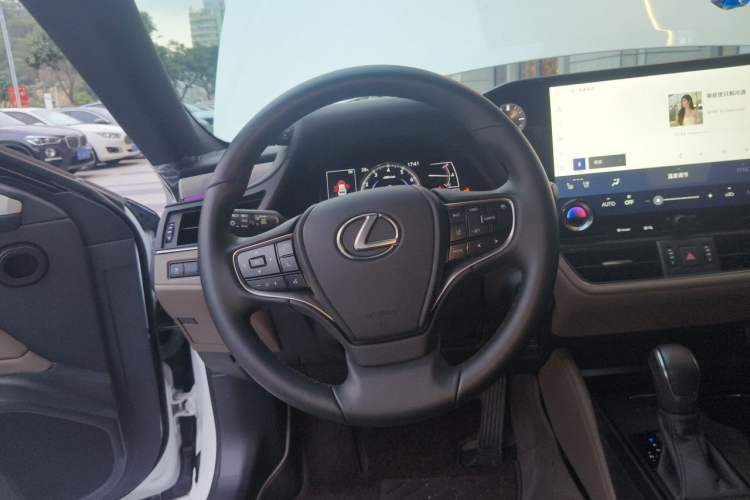 Used Lexus ES 2025 200 Premium Edition Steering Wheel