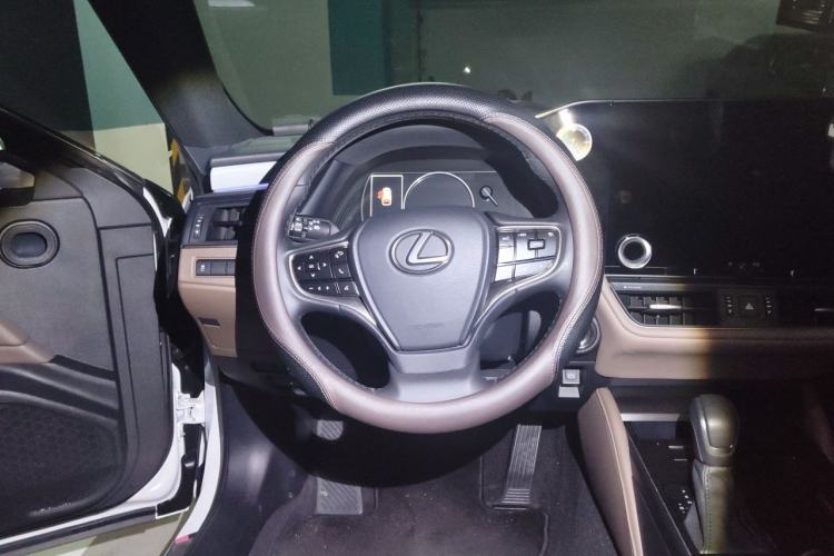 Used Lexus ES 2025 200 Premium Edition Steering Wheel