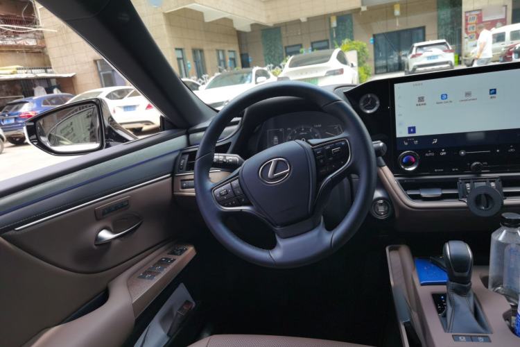 Used Lexus ES 2025 200 Premium Edition Steering Wheel