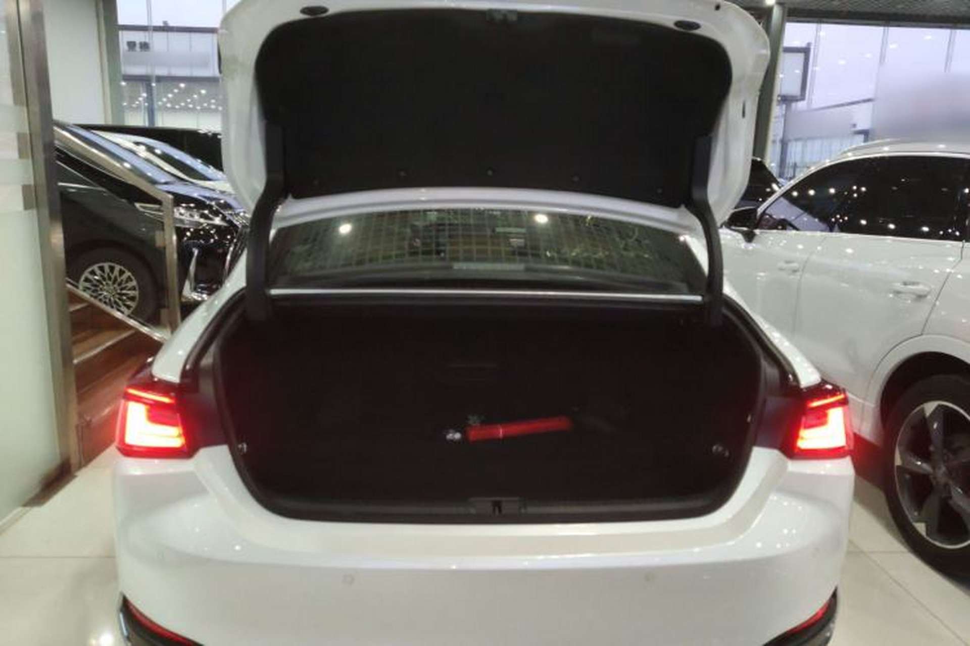 Used Lexus ES 2025 200 Premium Edition Trunk
