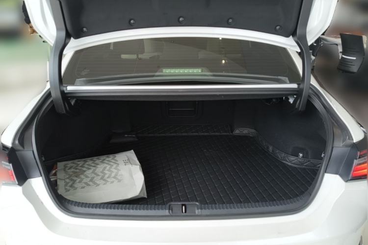 Used Lexus ES 2025 200 Premium Edition Trunk