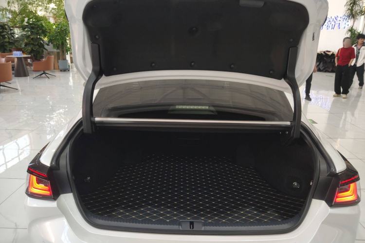 Used Lexus ES 2025 200 Premium Edition Trunk