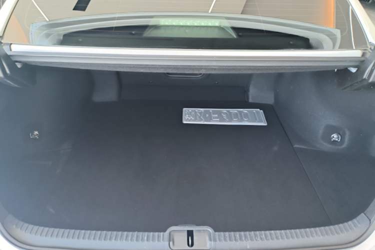 Used Lexus ES 2025 200 Premium Edition Trunk