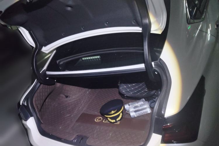 Used Lexus ES 2025 200 Premium Edition Trunk