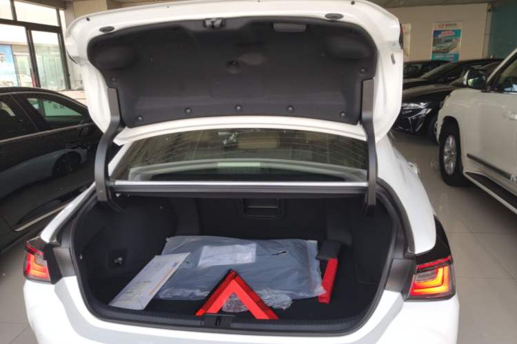 Used Lexus ES 2025 200 Premium Edition Trunk