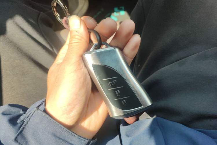 Used Lexus ES 2025 200 Premium Edition Vehicle Key
