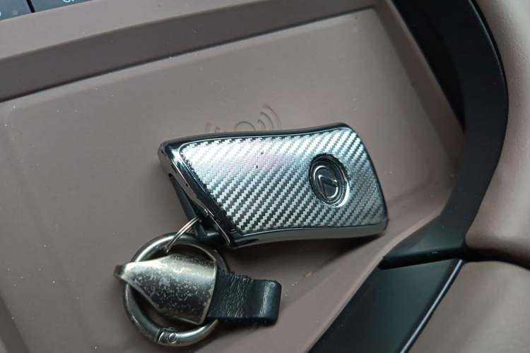 Used Lexus ES 2025 200 Premium Edition Vehicle Key