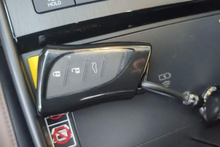 Used Lexus ES 2025 200 Premium Edition Vehicle Key