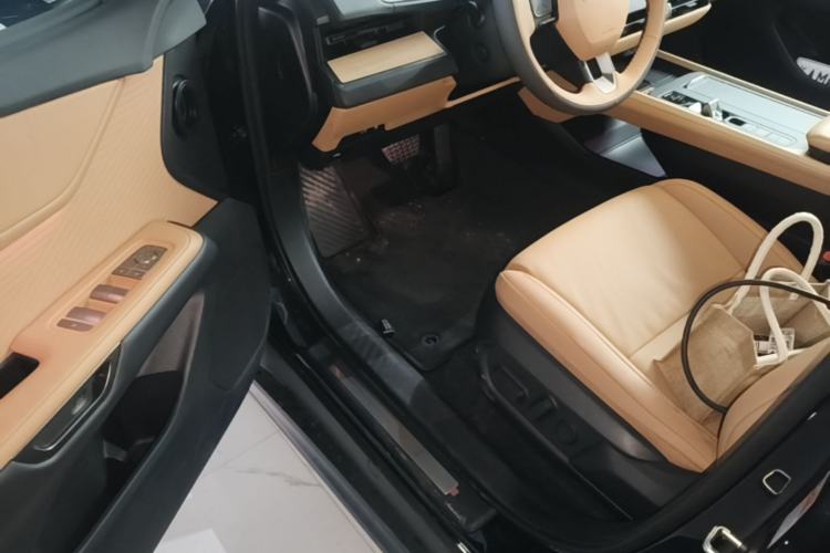 Used Lexus ES 2026 Model 300h Base Version Driver Seat