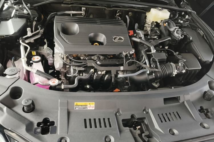 Used Lexus ES 2026 Model 300h Base Version Engine Bay
