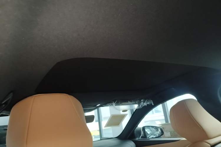 Used Lexus ES 2026 Model 300h Base Version Headliner