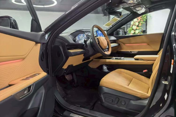 Used Lexus ES 2026 Model 300h Base Version Interior 2