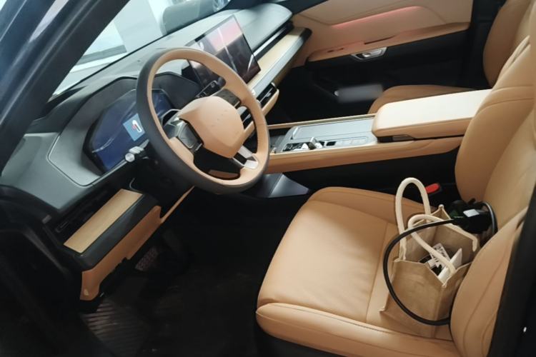 Used Lexus ES 2026 Model 300h Base Version Left Front Seat