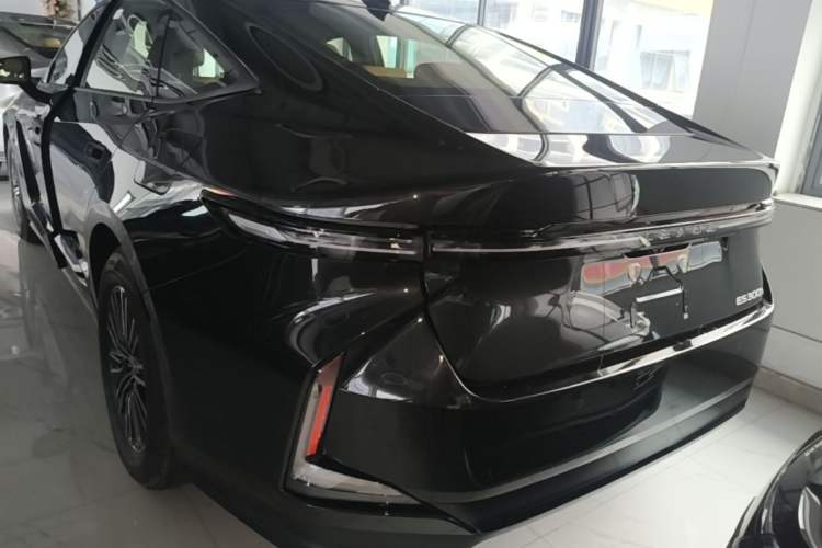 Used Lexus ES 2026 Model 300h Base Version Rear Left 45 Deg
