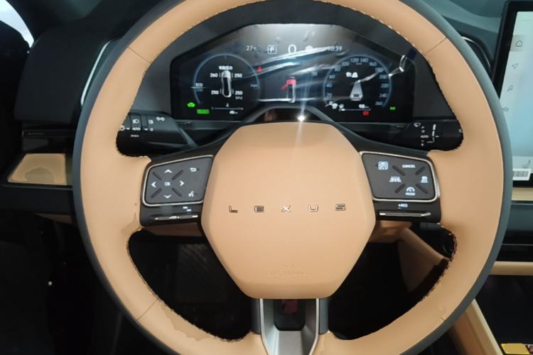 Used Lexus ES 2026 Model 300h Base Version Steering Wheel