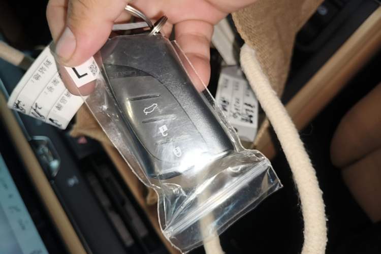 Used Lexus ES 2026 Model 300h Base Version Vehicle Key