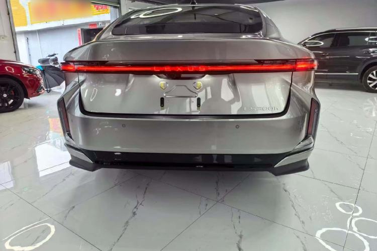 Used Lexus ES 2026 Model 300h Base Version Exterior 3