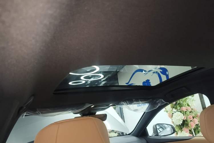 Used Lexus ES 2026 Model 300h Base Version Headliner