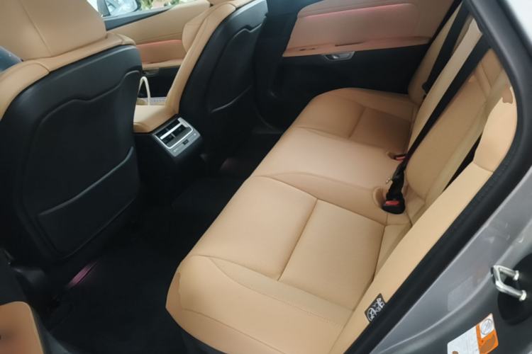 Used Lexus ES 2026 Model 300h Base Version Left Rear Seat