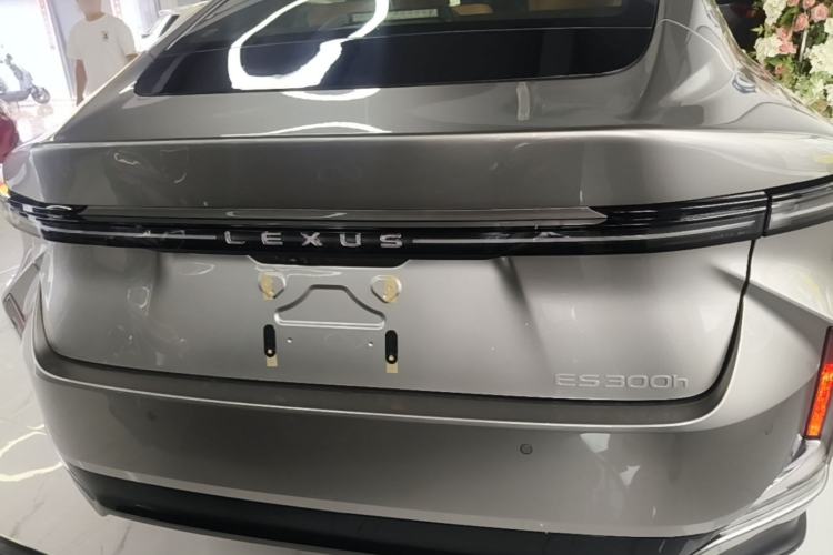 Used Lexus ES 2026 Model 300h Base Version Rear