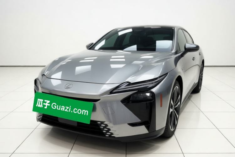 Lexus ES 2026 Model 300h Base Version