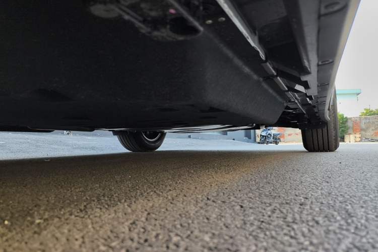 Used Lexus ES 2026 Model 300h Base Version Chassis Front Left