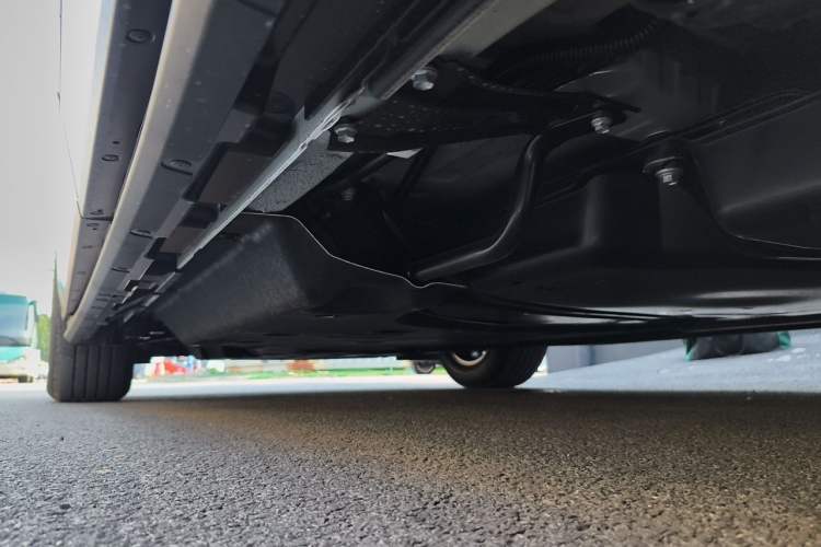 Used Lexus ES 2026 Model 300h Base Version Chassis Rear Left