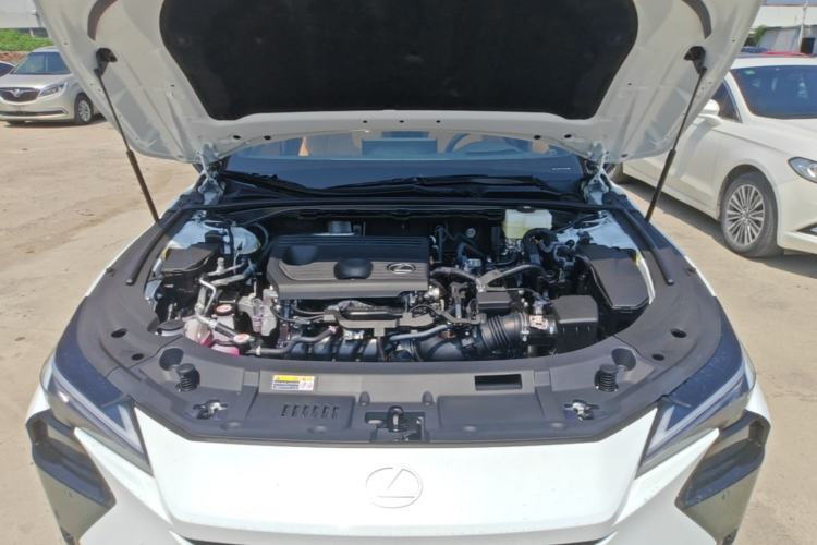 Used Lexus ES 2026 Model 300h Base Version Engine Bay