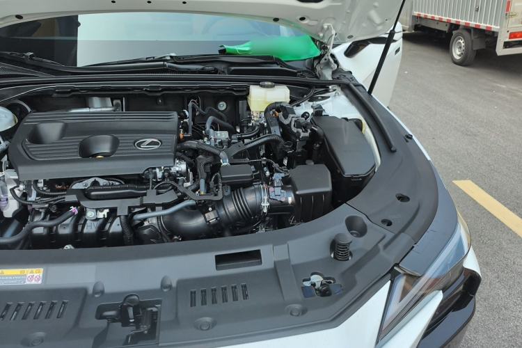 Used Lexus ES 2026 Model 300h Base Version Engine Bay Left