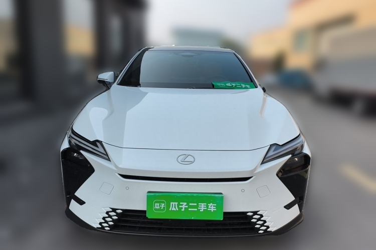 Used Lexus ES 2026 Model 300h Base Version Front