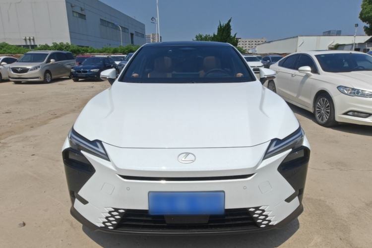 Used Lexus ES 2026 Model 300h Base Version Front