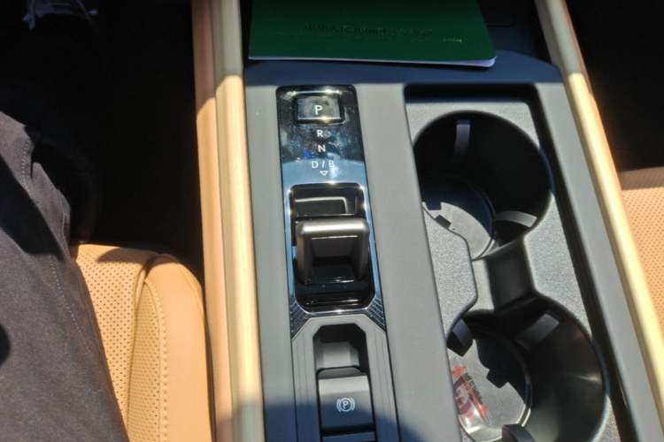 Used Lexus ES 2026 Model 300h Base Version Gear Lever