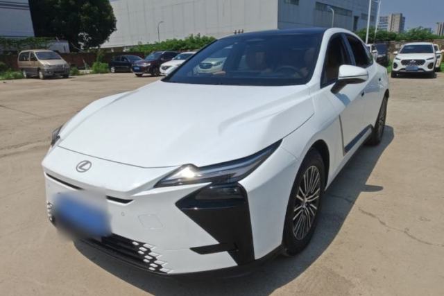 Used Lexus ES 2026 Model 300h Base Version