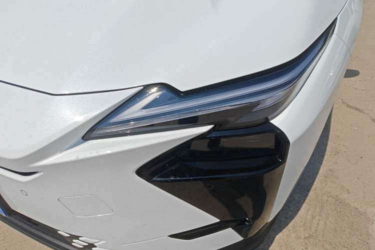 Used Lexus ES 2026 Model 300h Base Version Left Front Headlight